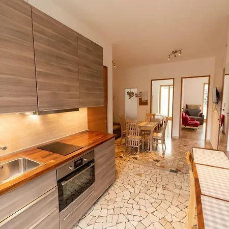 Bozenapartments Garibaldi Apartment *